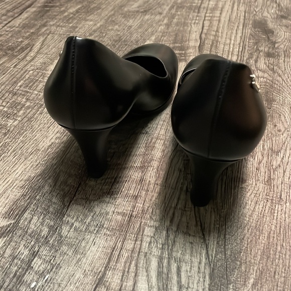 Gucci Women’s Leather Round Toe Black heel Black size 40 1/2 - Picture 5 of 15